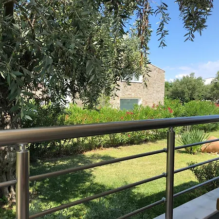 Villa Arhondula *
