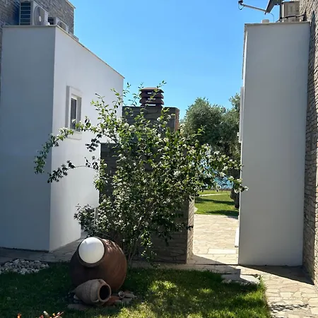 Villa Arhondula